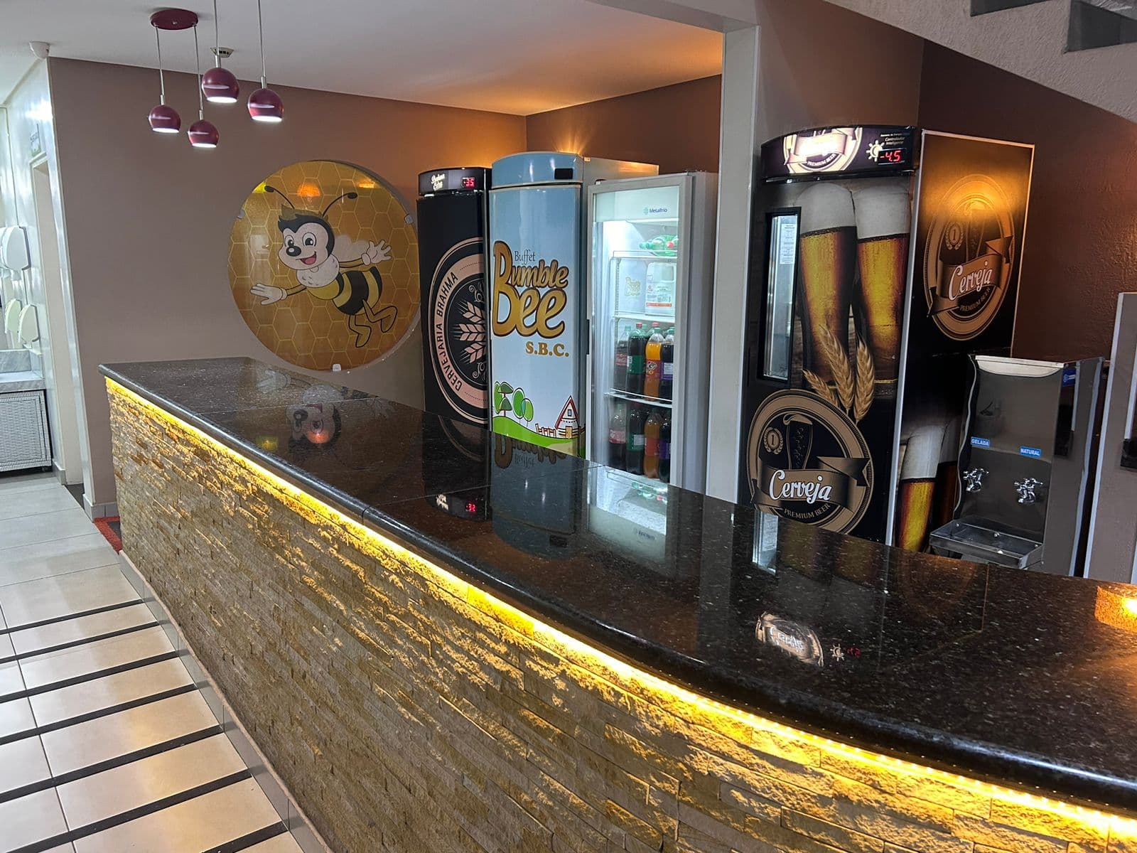 Bumble Bee S.B.C. — ambiente e estrutura (4)