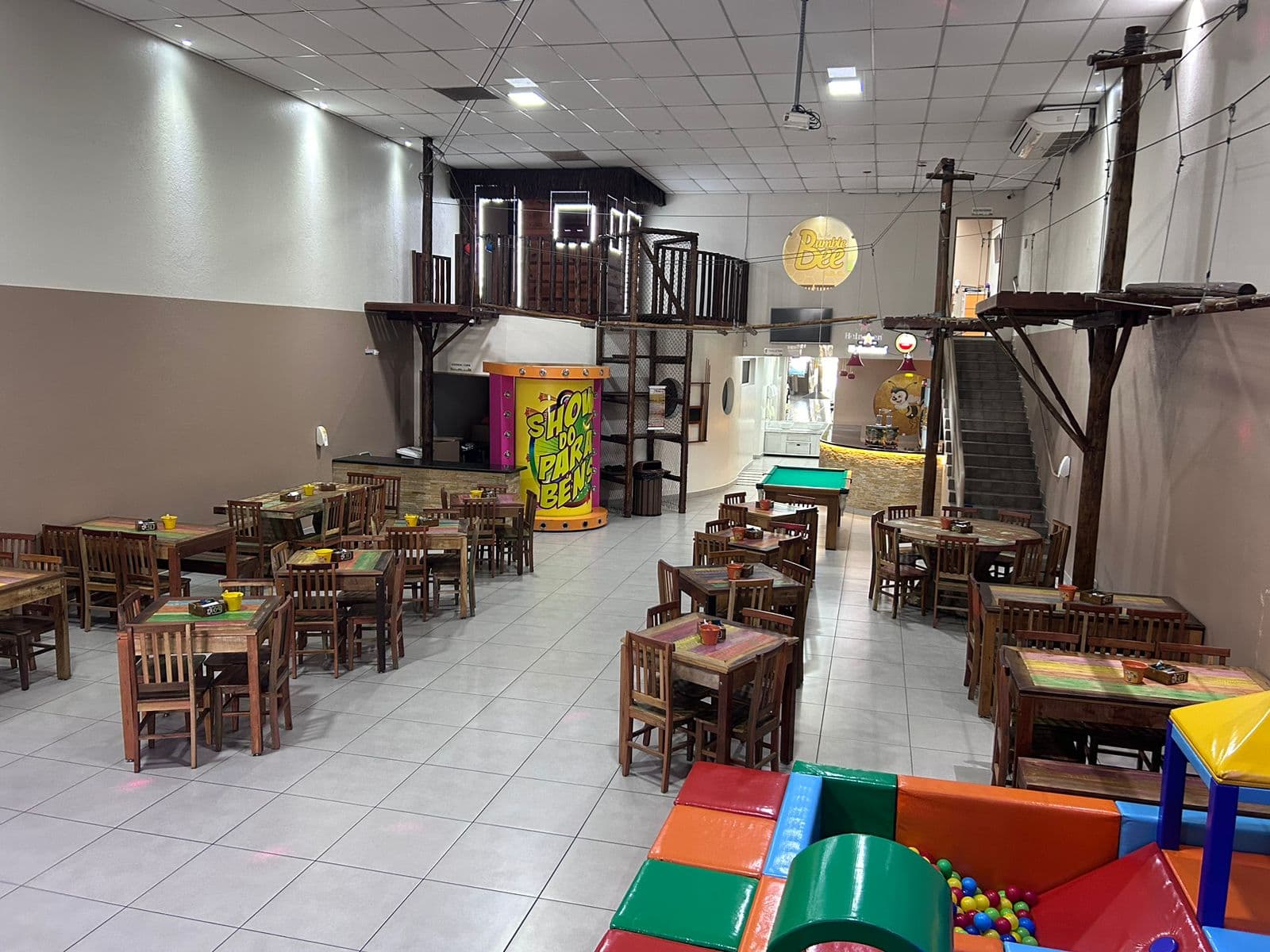 Bumble Bee S.B.C. — ambiente e estrutura (5)