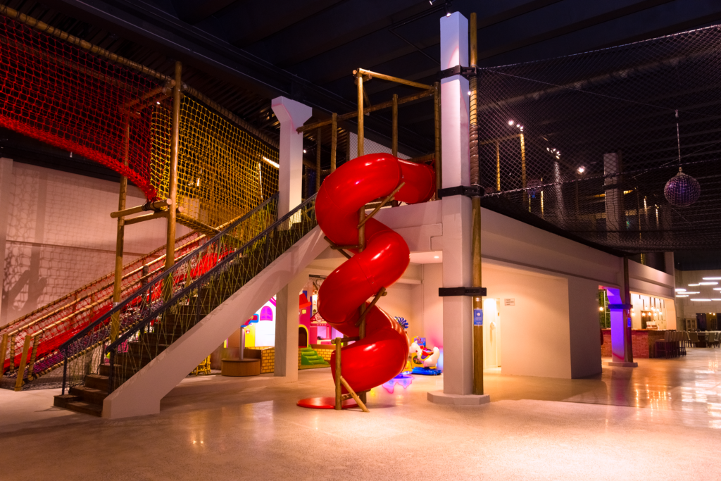 Buffet Spasso Dourado Kids — ambiente e estrutura (3)